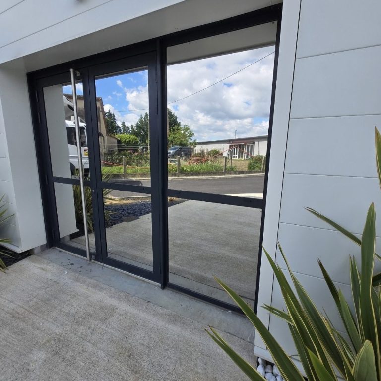 Nettoyage professionnel de vitres et vitrines sans produit chimique